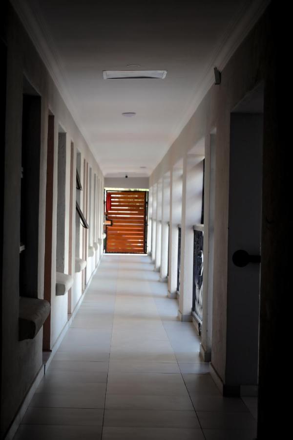 Hotel El Infinito Lifestyle à Kempton Park Extérieur photo